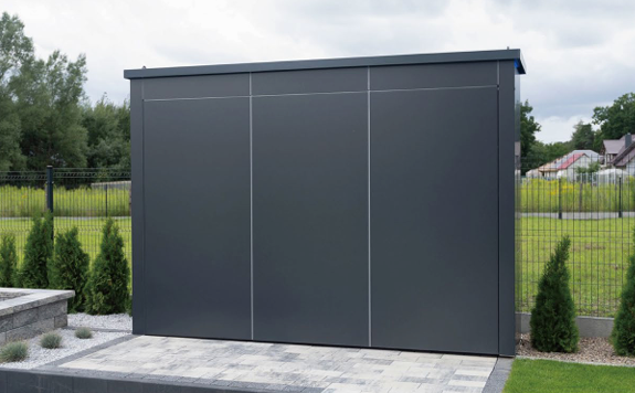 Modern dark grey Qgesto outdoor kitchen | housetopic