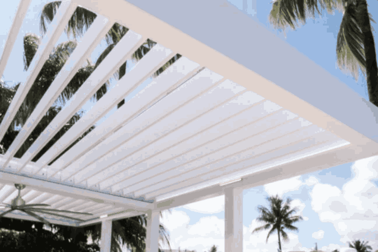 White louvered pergola roof with palm trees | housetopic
